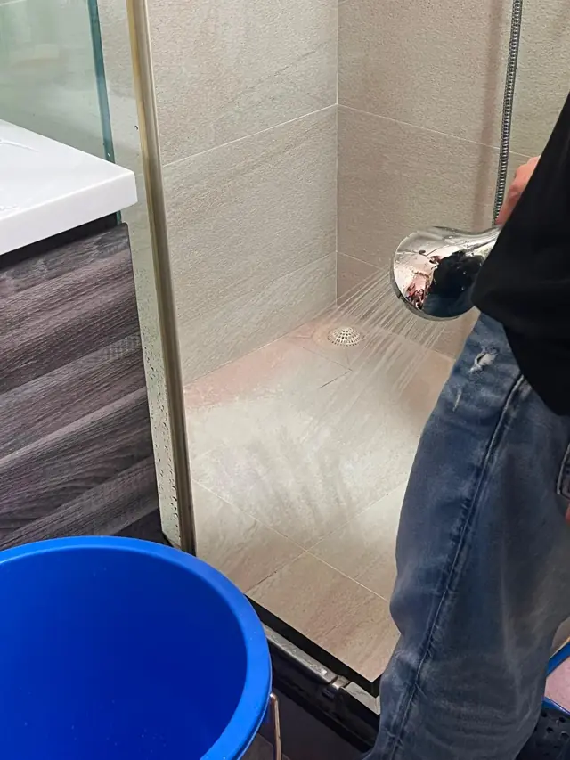 將軍澳彩明苑洗水管個案